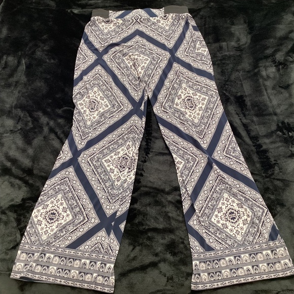 INC. women’s high rise palazzo pants, sz M, blue bandana print, polyester - Picture 2 of 5
